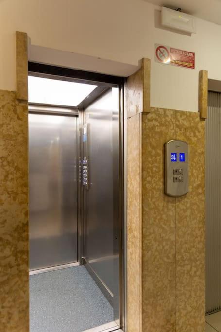 Porta Nuova Moscova: Cozy Apartment Near Duomo! Milan Luaran gambar